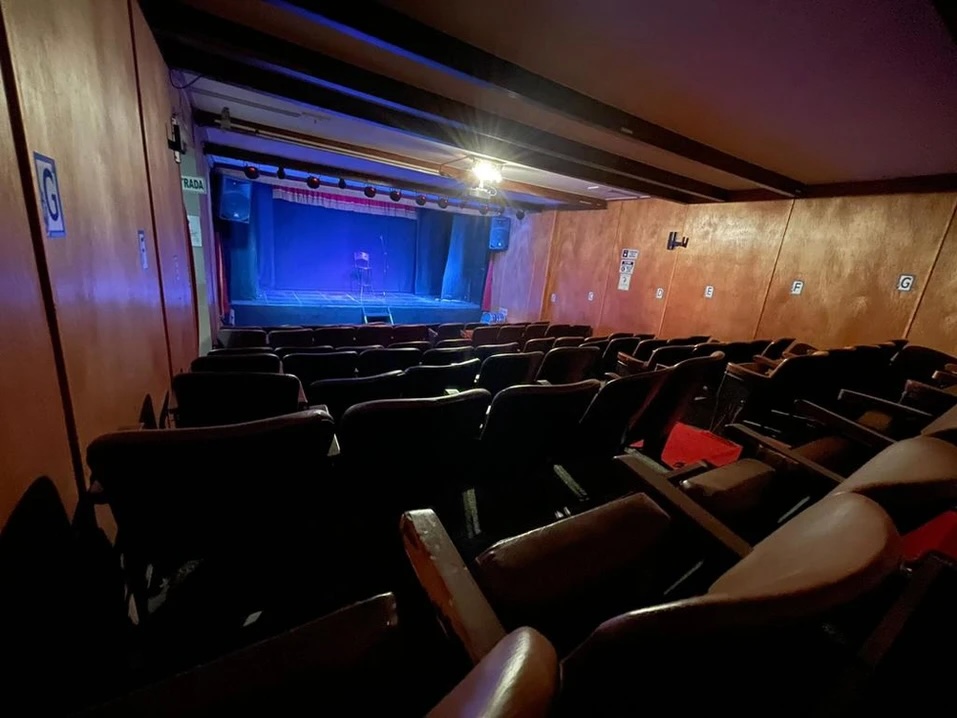 Alumnos de Incantare actuando en el Teatro Ernesto Aronna Bogotá